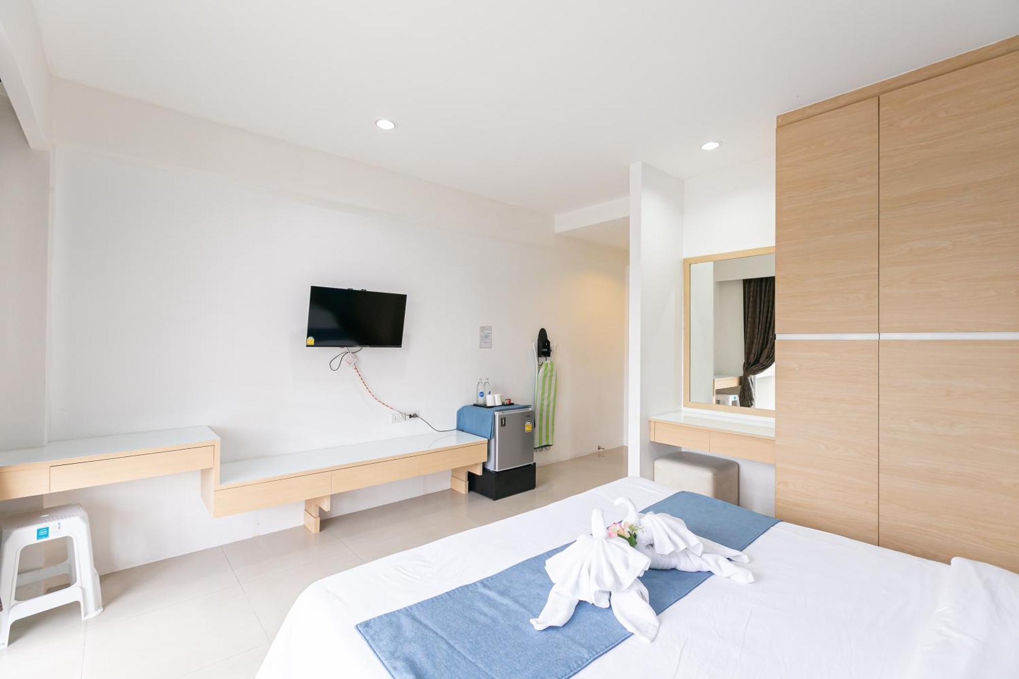 Ruan Plaisoi Apartment Bangkok Exterior photo
