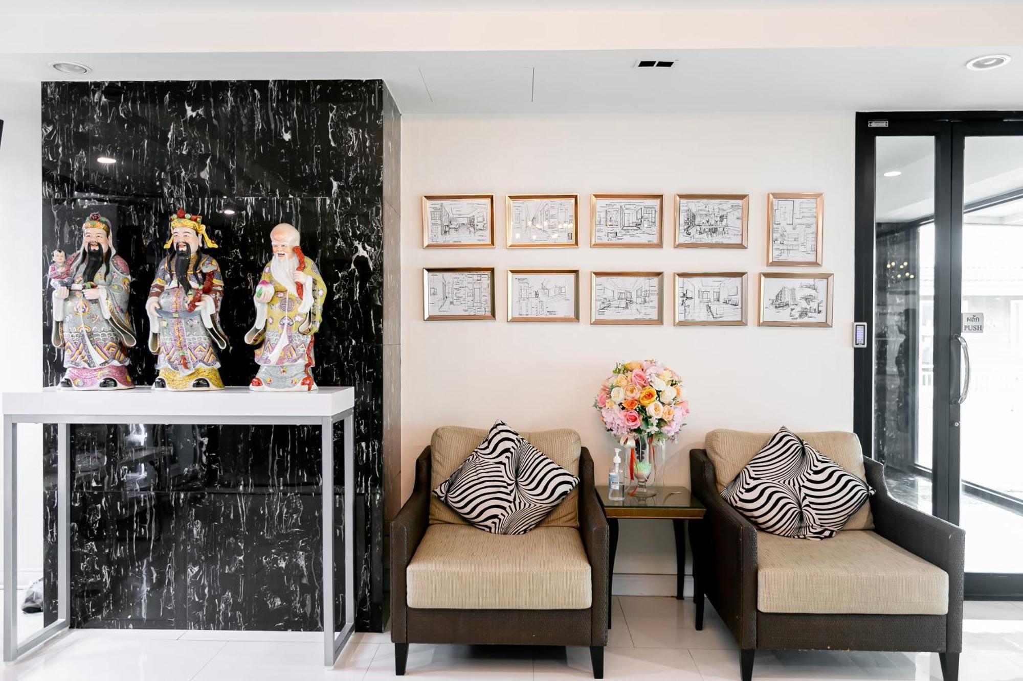 Ruan Plaisoi Apartment Bangkok Exterior photo