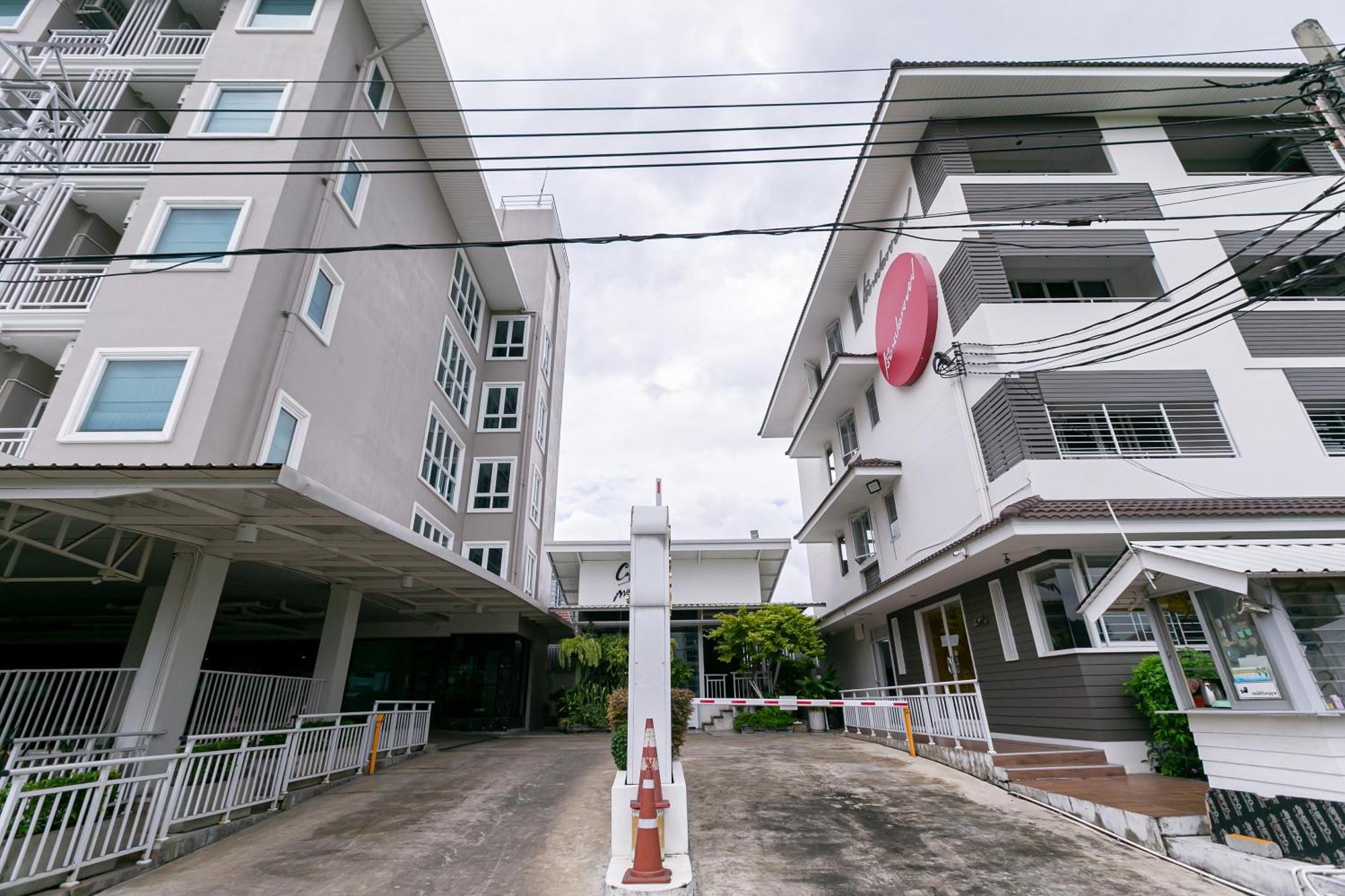Ruan Plaisoi Apartment Bangkok Exterior photo
