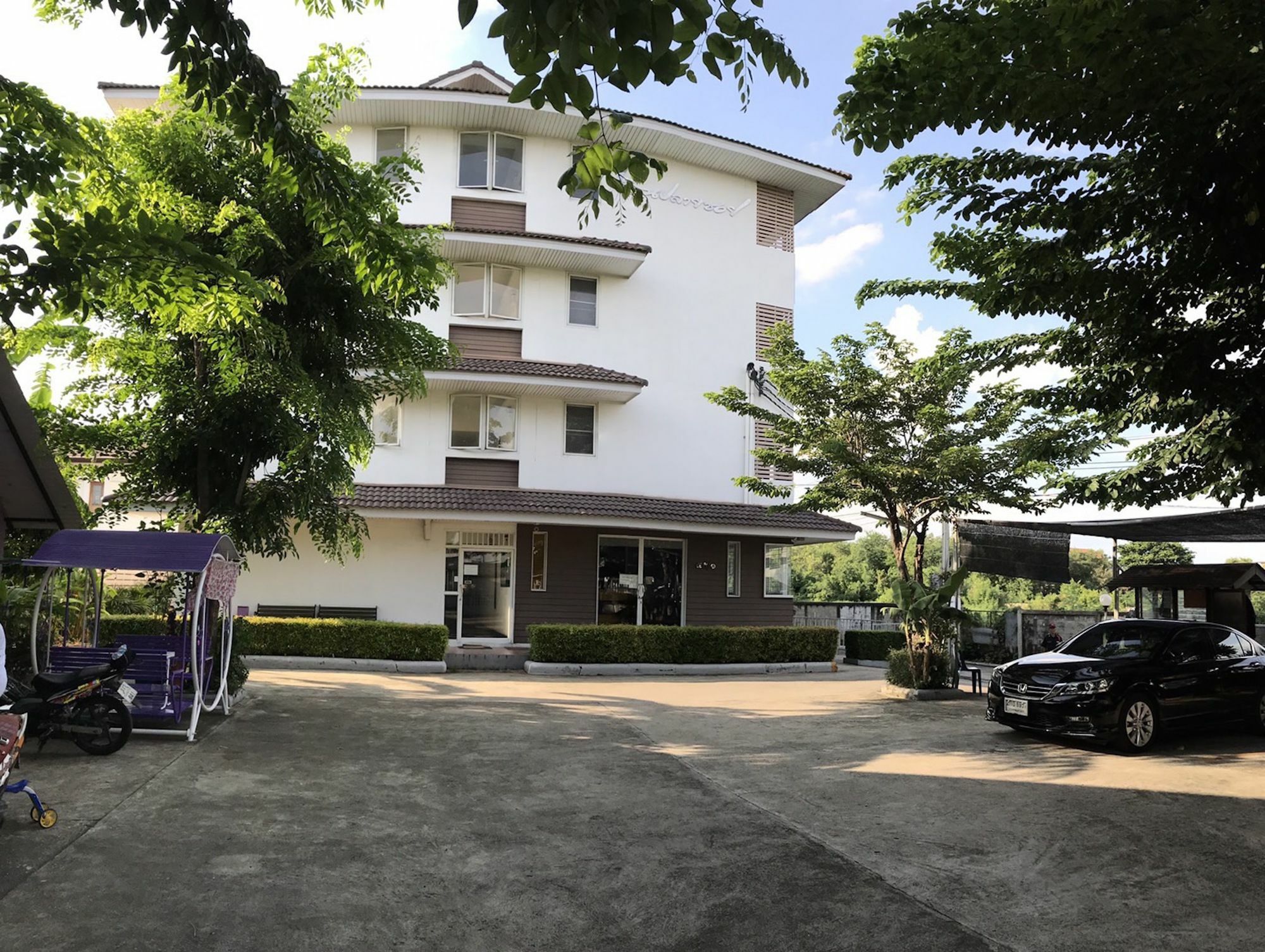Ruan Plaisoi Apartment Bangkok Exterior photo
