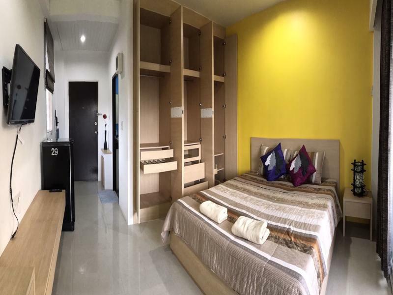 Ruan Plaisoi Apartment Bangkok Exterior photo